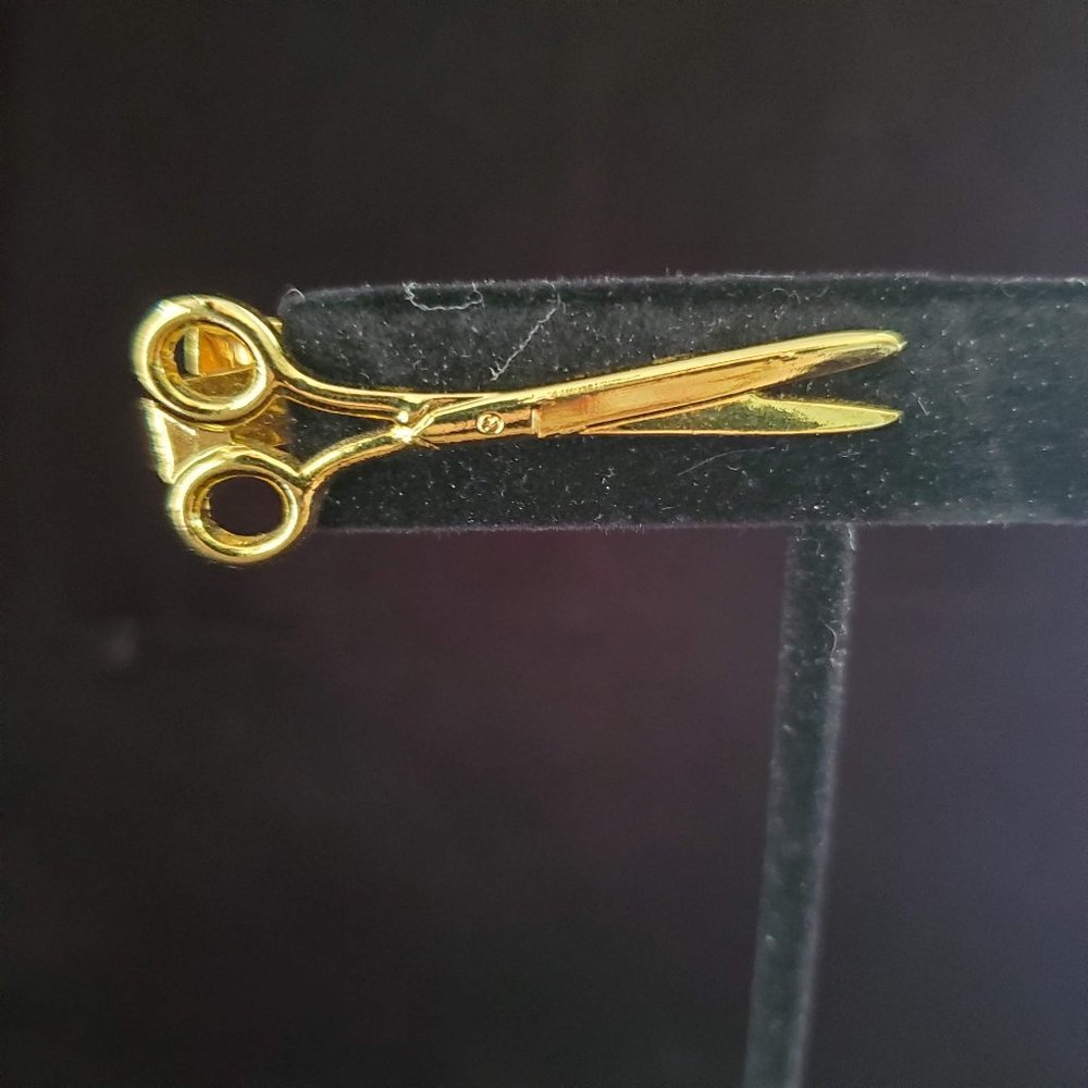 Vintage Marks Gold Tone Cutting Shears Scissors Tie Bar Clip